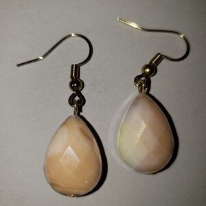 Elegant Teardrop Earrings in Cream and Gold